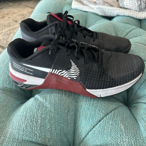 Like New Nike Men's METCON 8 - size 14 Black and Red Training Shoes - Picture 1 of 4